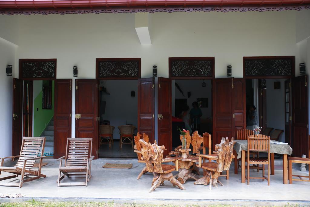 Hotel Mary'S Palm Garden à Hikkaduwa Extérieur photo